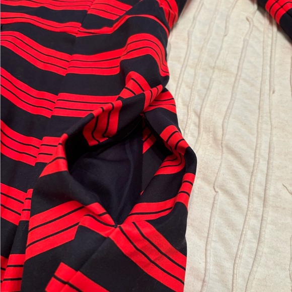 Gap Striped Fit and Flare Dress with pockets size 8 - Picture 6 of 8